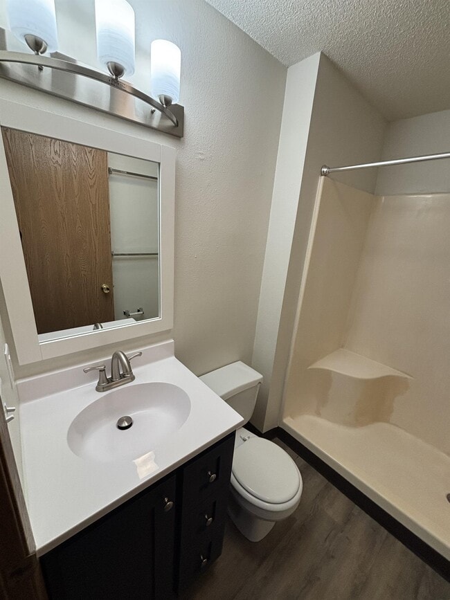 Building Photo - 619 S Johnson-5