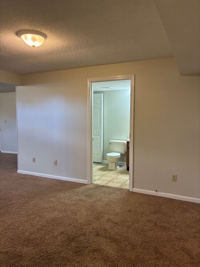 Building Photo - 1331 AmandaJo Drive