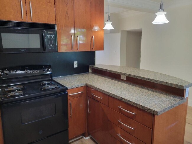 Building Photo - 1085 NW 133rd St