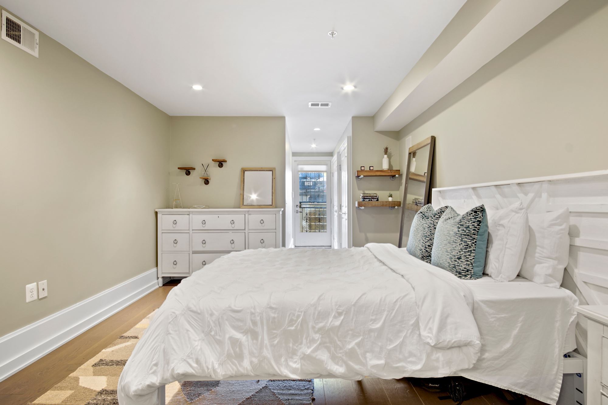 Building Photo - 1506 Q St NW