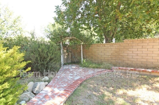 Building Photo - 25433 Plaza Escovar