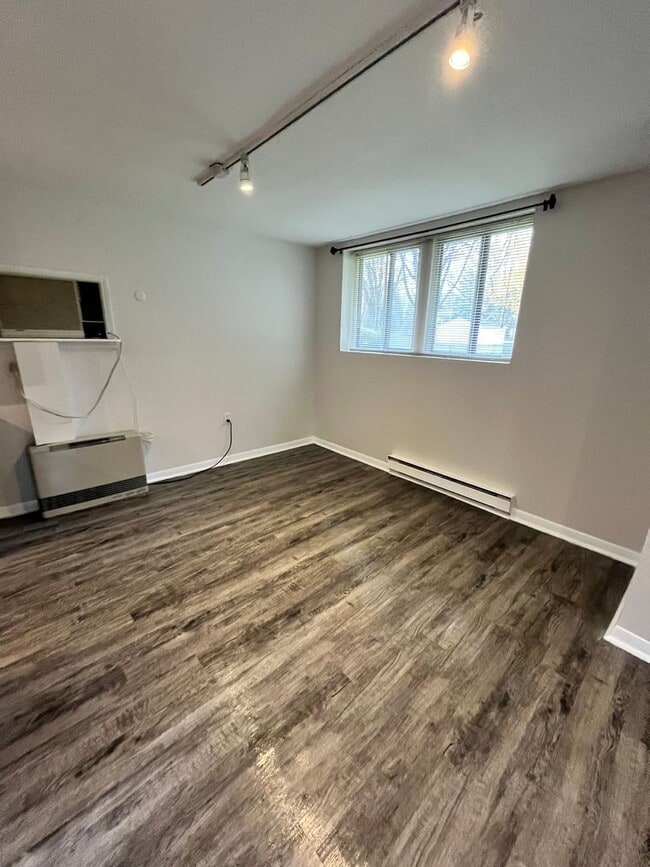Building Photo - One Bedroom One Bath with Utilities includ...
