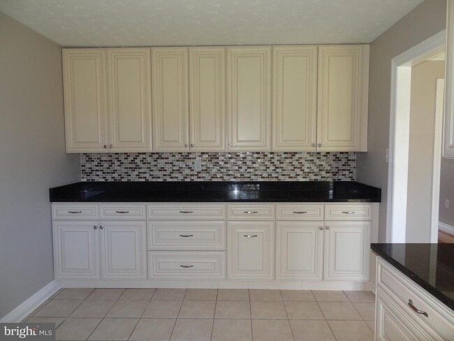 Building Photo - 2271 Dairy Farm Rd