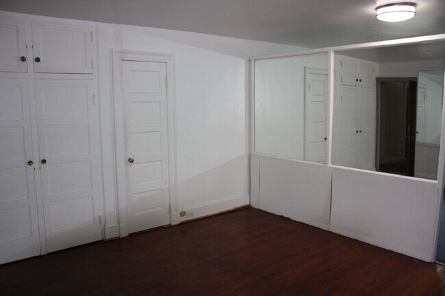 Building Photo - 3503 N Charles St