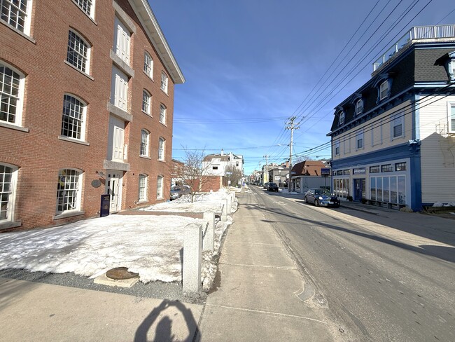 Building Photo - 3 Howard St