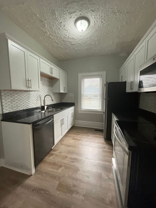 Building Photo - 931-933 E. Whittier Street