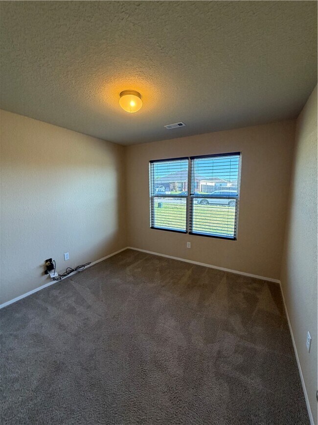 Building Photo - 817 NW 67th Ave