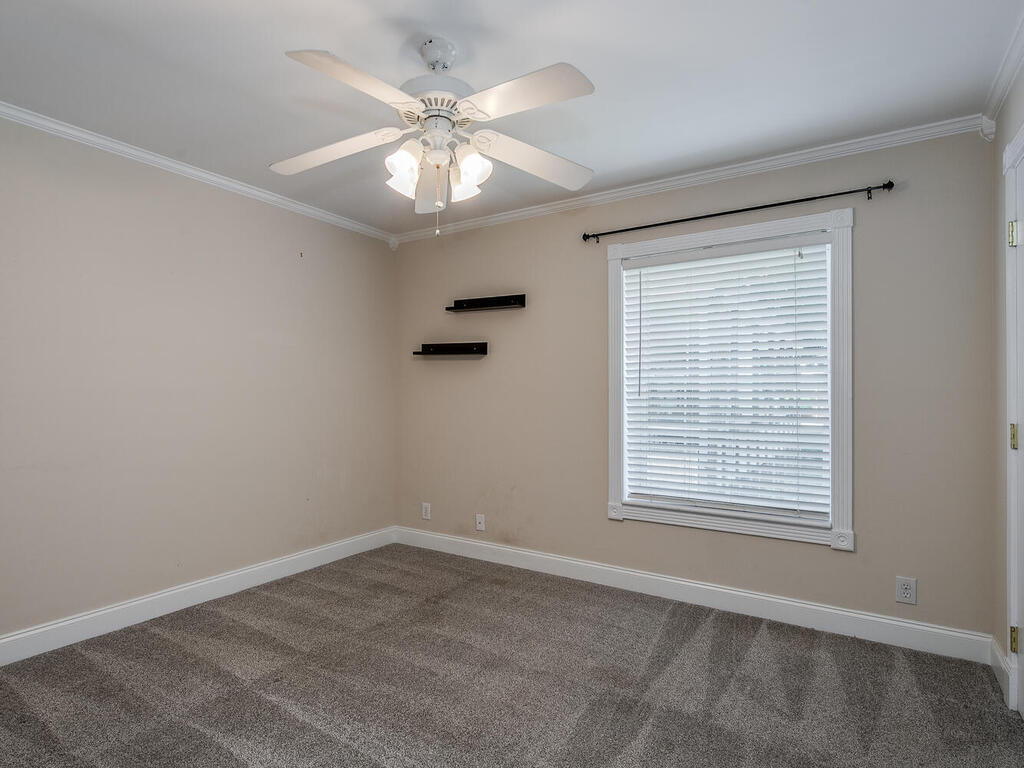 Building Photo - 2600 Park Rd