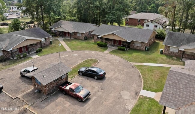 Building Photo - 714 N 29th Ave