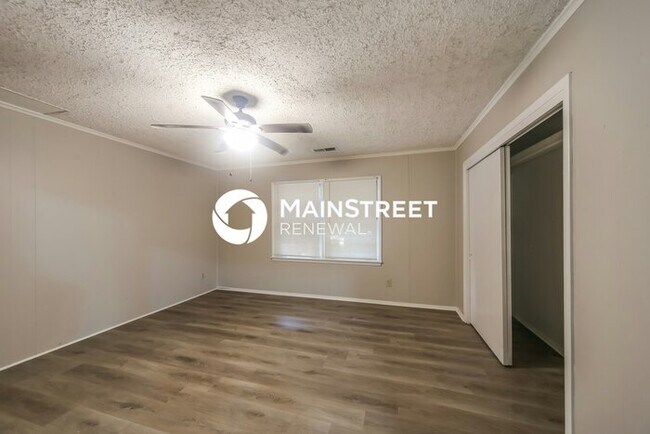 Building Photo - 3 Bedroom Pet-Friendly Home in Memphis, TN with Main Street Renewal