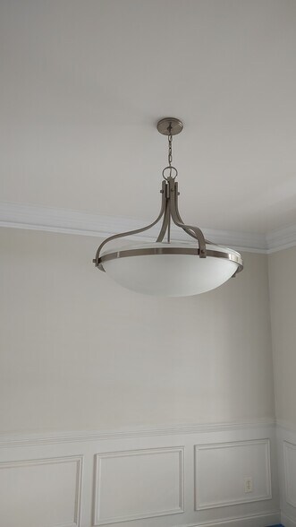 Building Photo - 1715 Cranbrook Dr