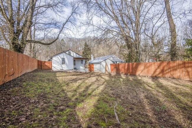 Building Photo - 1148 Baker Ave