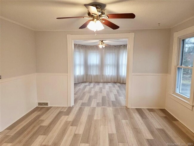 Building Photo - 303 Newtown Ave