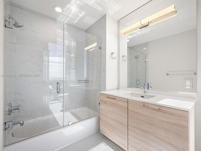 Building Photo - 16385 Biscayne Blvd