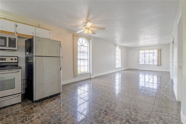 Building Photo - 313 Dirksen Dr