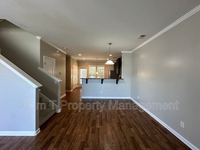 Building Photo - 106 Sonata Cir