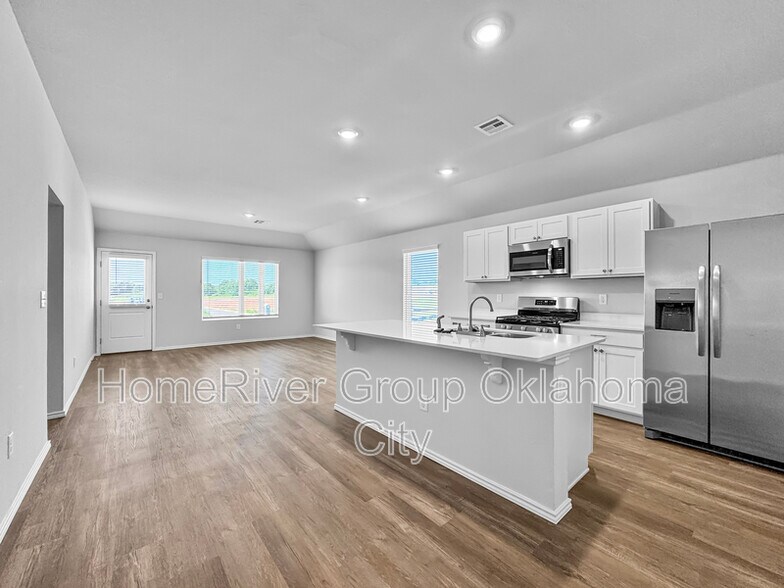 Building Photo - 6116 Holm Oak Rd