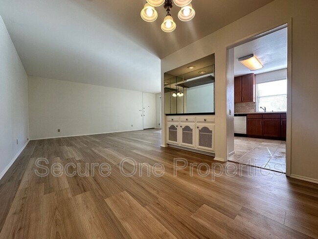 Building Photo - 31555 Lindero Canyon Rd