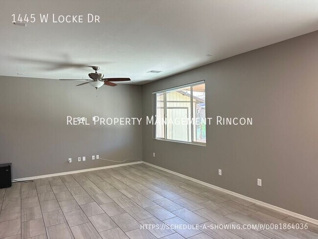 Building Photo - 1445 W Locke Dr