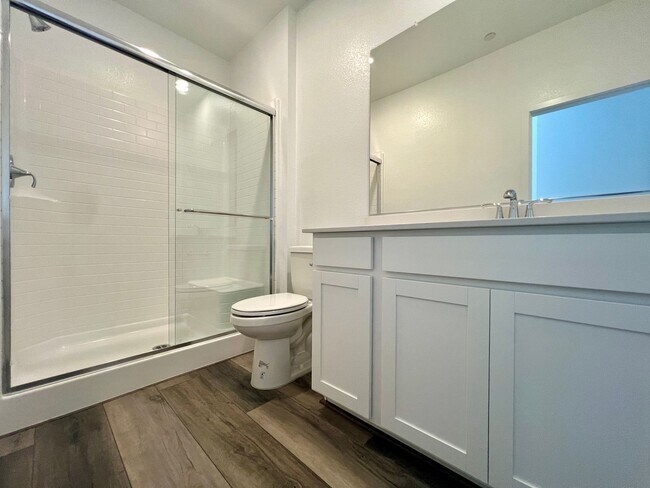 Building Photo - Stunning Newly Built 4-Bedroom, 3-Bathroom Home in Henderson