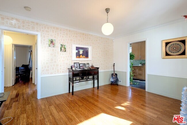 Building Photo - 5615 Wenlock St