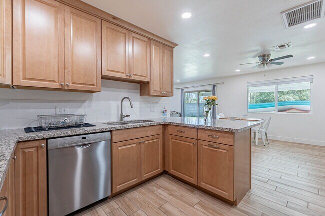 Building Photo - 651 E Kael Cir