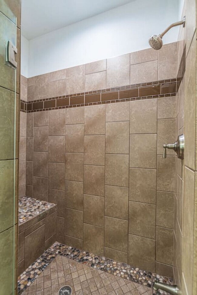 Building Photo - 3115 High Ridge Rd