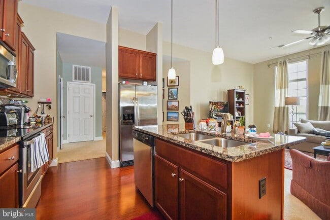Building Photo - 709 Stag Ct