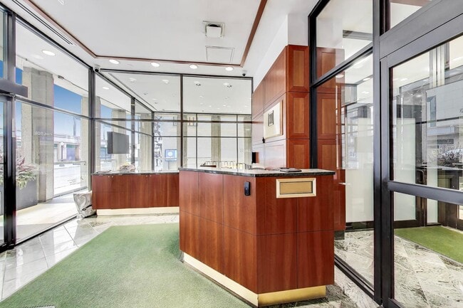 Building Photo - 100 E Walton St