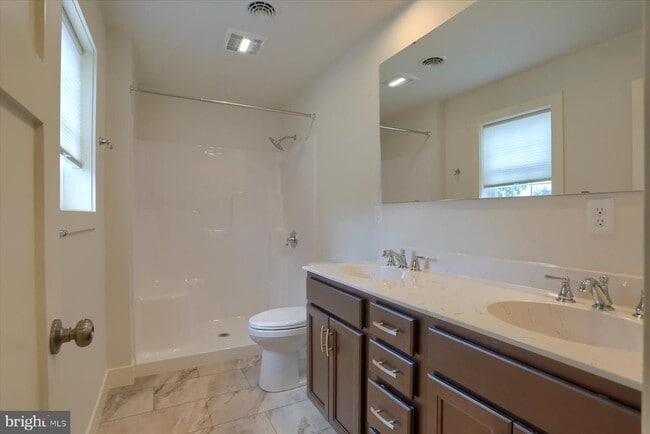 Building Photo - 45 N Penn St