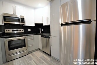 Building Photo - 1801 Beacon St