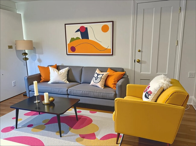 Building Photo - 107 Charles St