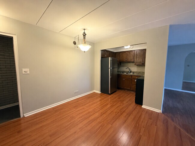 Building Photo - 115 Marengo Ave