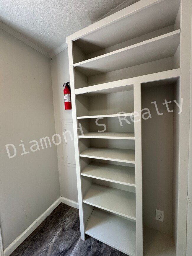Building Photo - Nice & Clean Mobile Home for Lease!