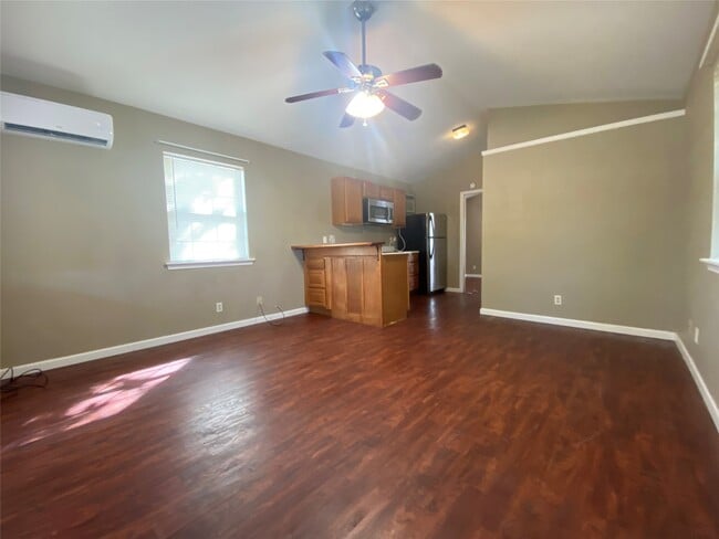 Building Photo - 2300 FM 980