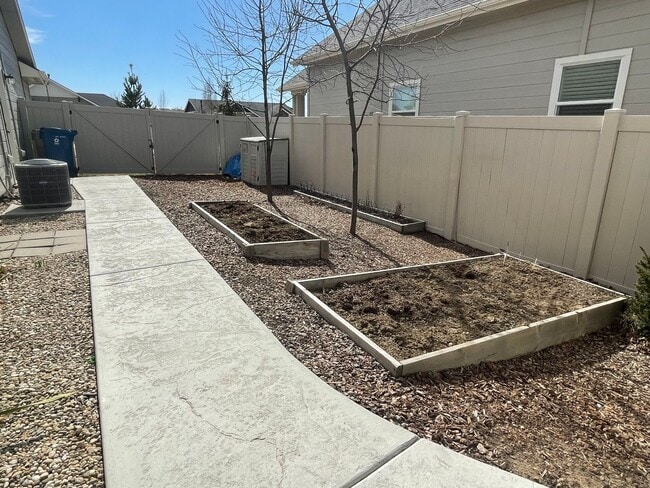 Building Photo - Beautiful 2 bed, 2 bath home with office/3rd bedroom in Eagle just off State and Linder in the Pr...