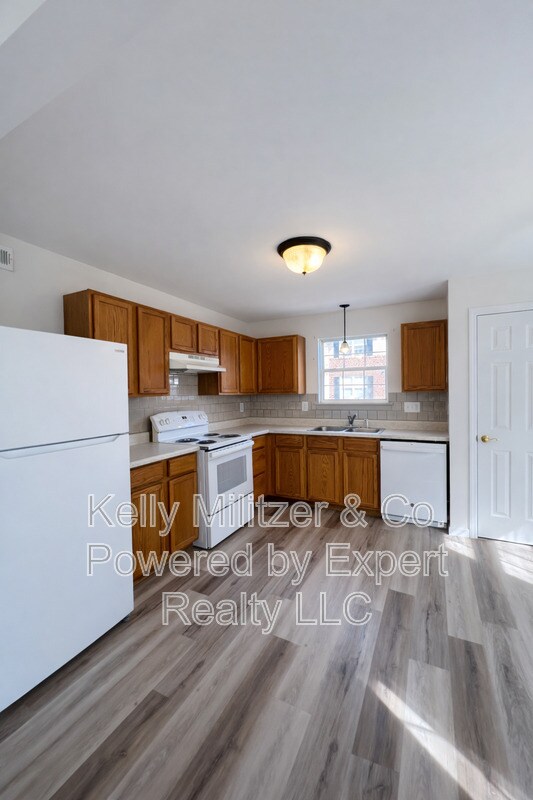 Building Photo - 406 S Church St