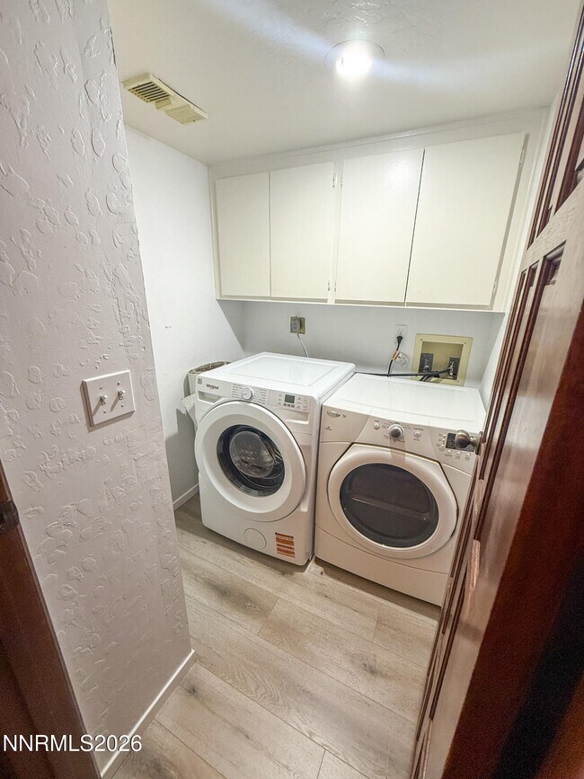 Building Photo - 4011 Bluegrass Ct