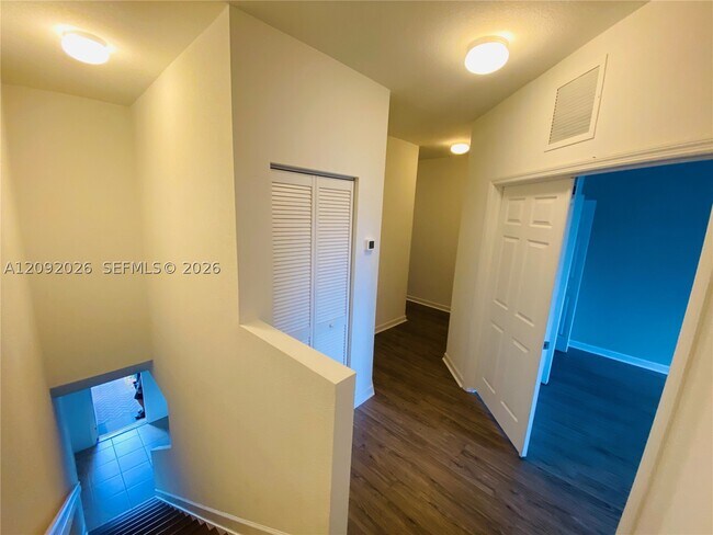 Building Photo - 3556 NW 29th Ct
