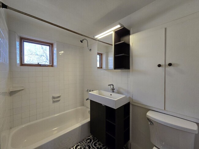 Building Photo - 235 Irvine St