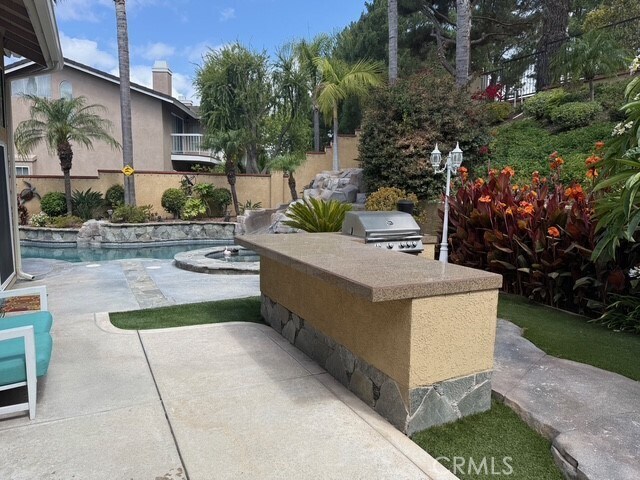 Building Photo - 5860 Vista Del Mar