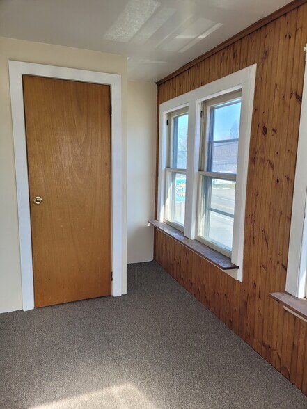 Enclosed Porch - 2597 Main St