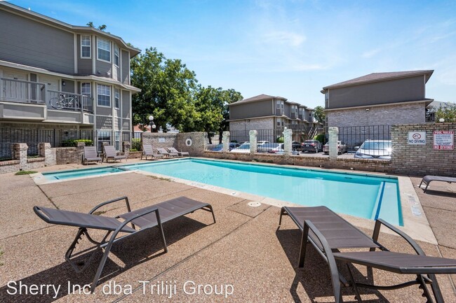 Building Photo - 2 br, 2.5 bath House - 1324 Park Ave Board...