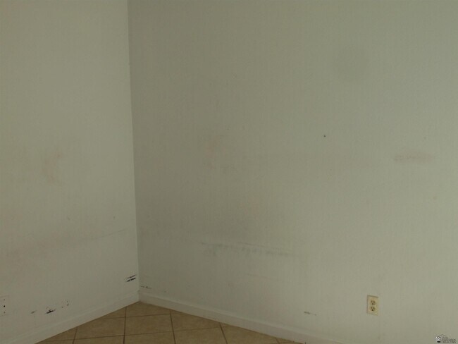 Building Photo - 10454 S Del Montes