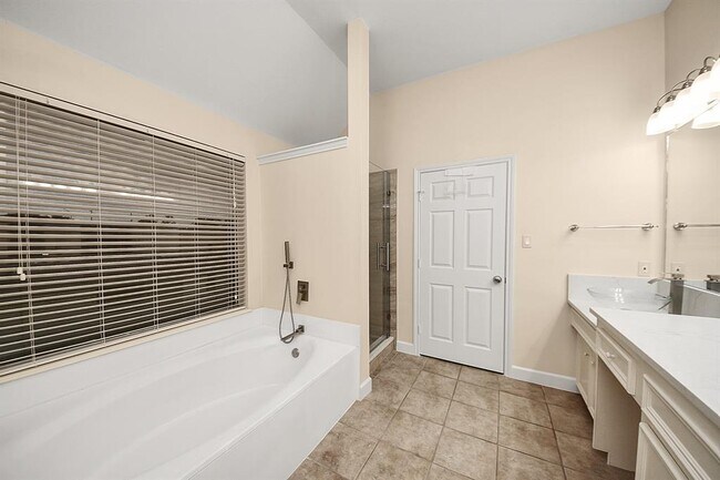 Building Photo - 4807 Taylor Lake Ct