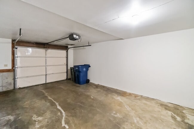 Building Photo - Beautiful Spokane Valley Duplex!!