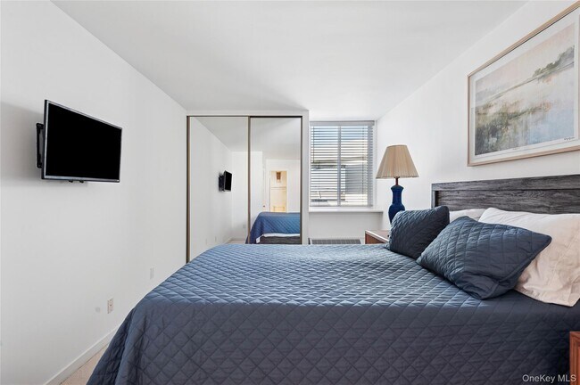 Building Photo - 259 Dune Rd