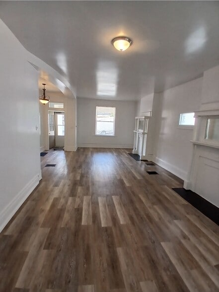 Building Photo - 1521 Alton St