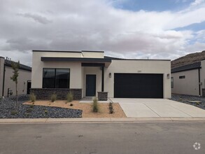 Building Photo - Beautiful 3-Bed Townhome with Amazing Amen...