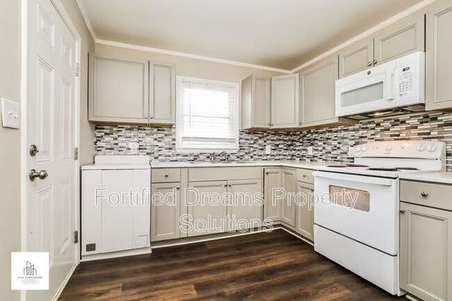 Building Photo - 401 Hobson St